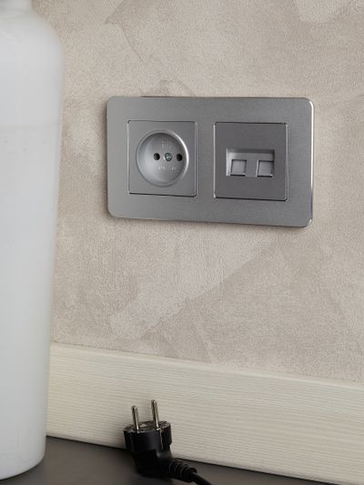 BRITE Розетка компьютерная двойная RJ45 кат.5E РК10-2-БрА алюминий IEK